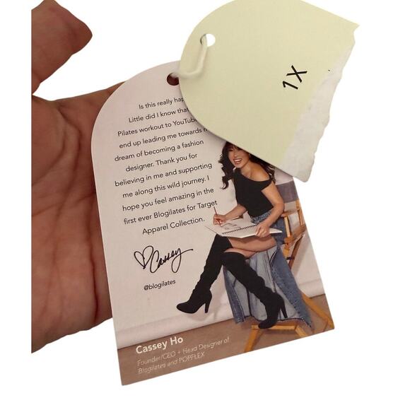 NWT Blogilates Teal/Blue Strappy Cropped Workout Tank Top | Built-in Shelf Bra-M - Picture 3 of 4